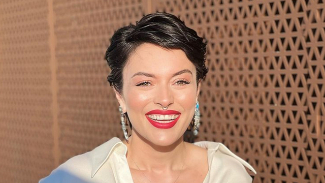 Ezgi Mola’dan Çarpıcı İtiraflar: “Çocukluk Dönemimde Akran Zorbalığına Maruz Kaldım”